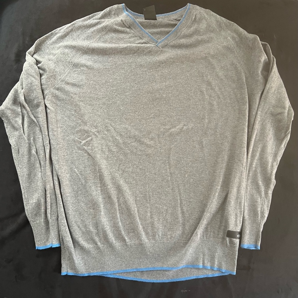 Oakley men’s long-sleeve pullover
